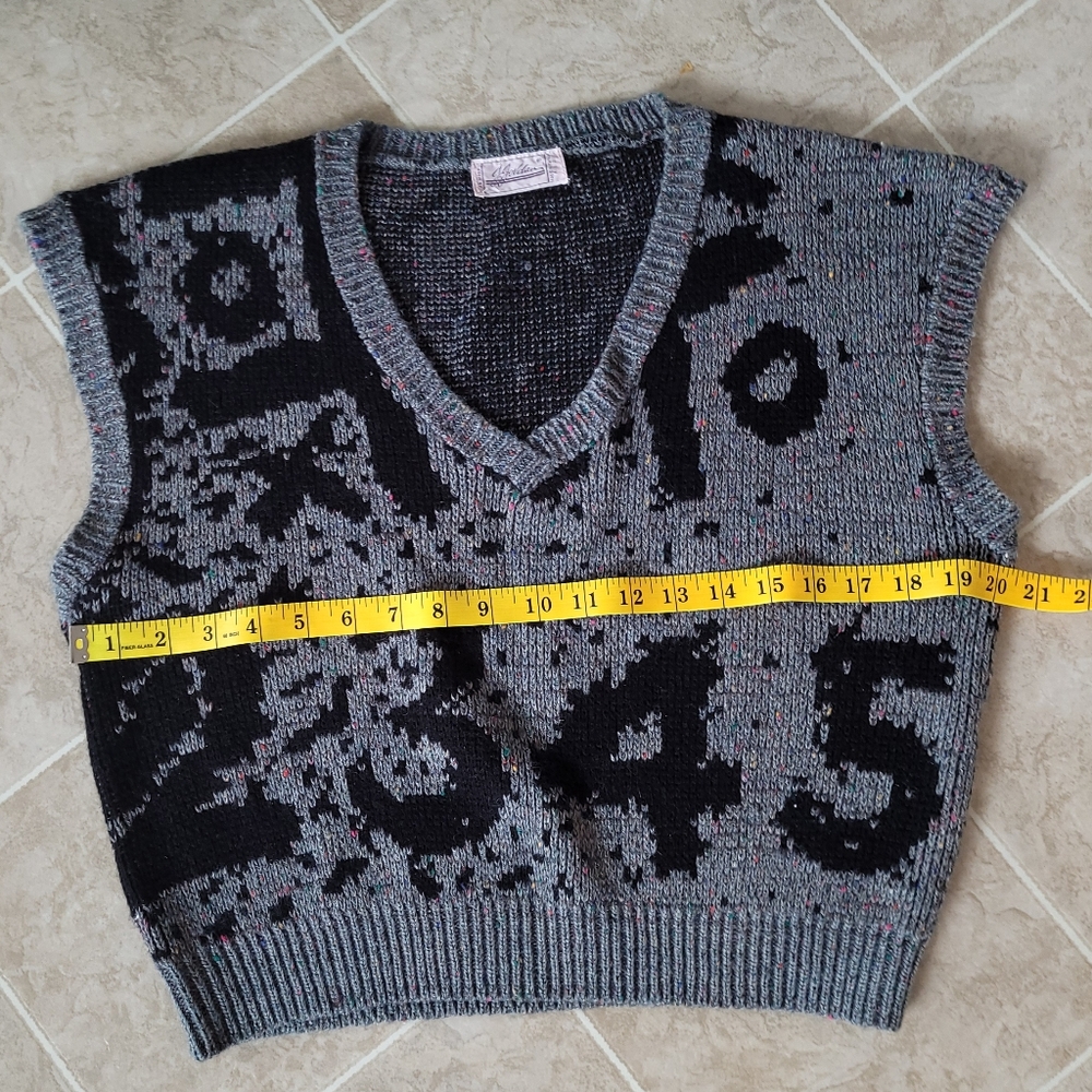 Vintage 80s Novelty Sweater Vest Tic-Tac-Toe Pattern - Picture 8 of 8